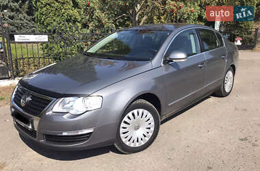 Седан Volkswagen Passat 2006 в  фото 29 Седан Volkswagen Passat 2006 в