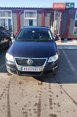 Седан Volkswagen Passat 2006 в Киеве