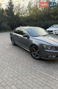 Седан Volkswagen Passat 2016 в Сумах
