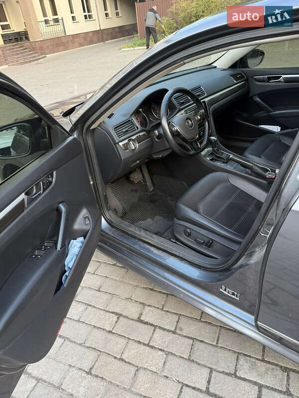 Седан Volkswagen Passat 2016 в Сумах
