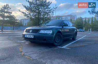 Седан Volkswagen Passat 1998 в Миколаєві