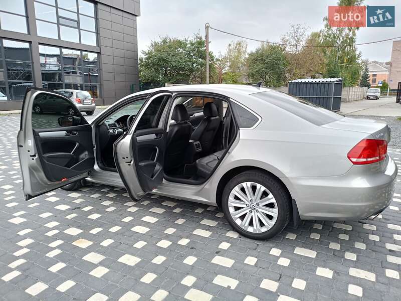 Седан Volkswagen Passat 2012 в Шепетівці