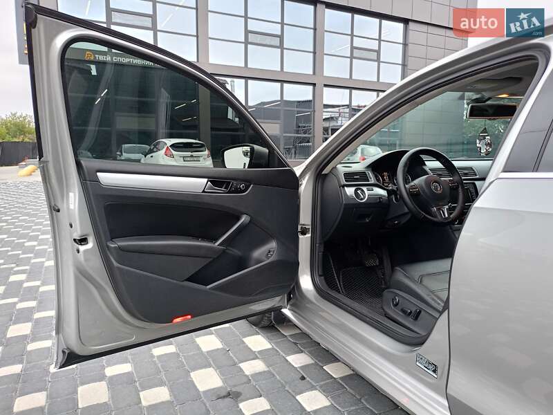 Седан Volkswagen Passat 2012 в Шепетівці