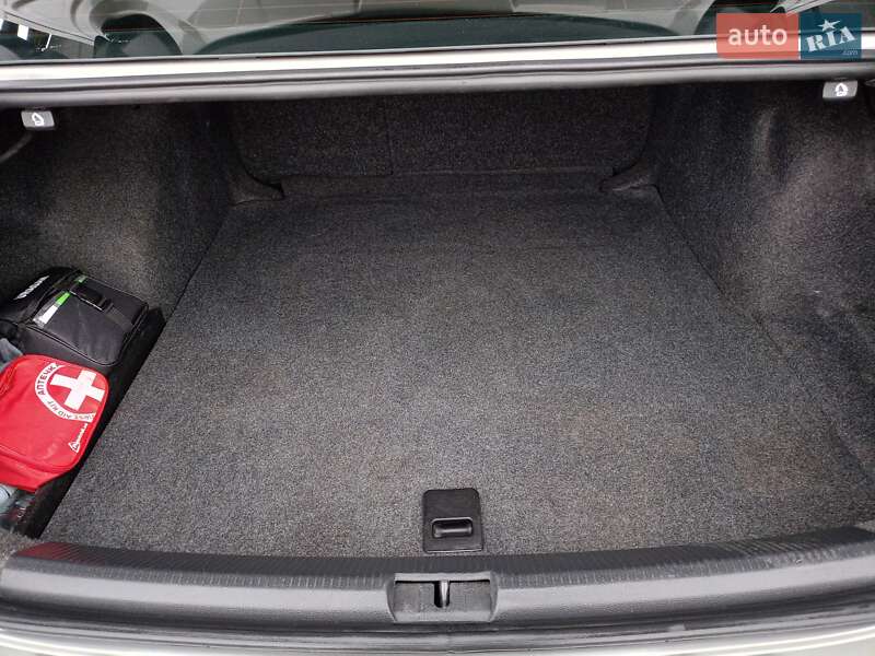 Седан Volkswagen Passat 2012 в Шепетівці