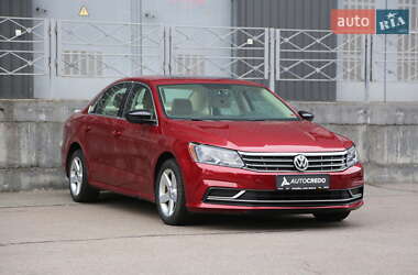 Седан Volkswagen Passat 2017 в Киеве