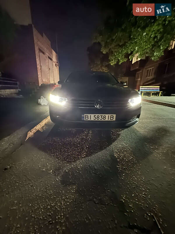 Седан Volkswagen Passat 2015 в Кременчуге