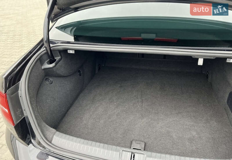 Седан Volkswagen Passat 2015 в Кременчуге