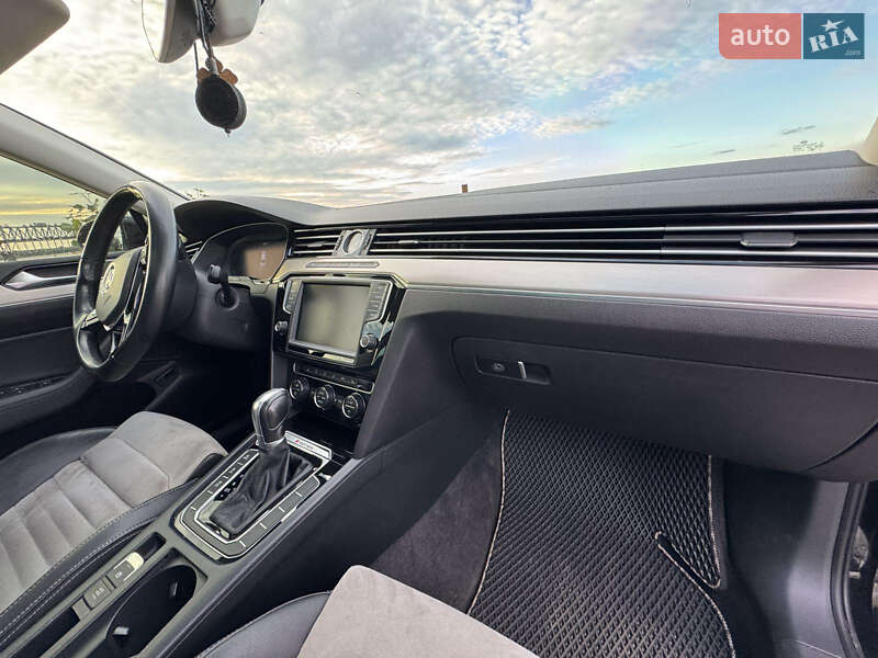 Седан Volkswagen Passat 2015 в Кременчуге