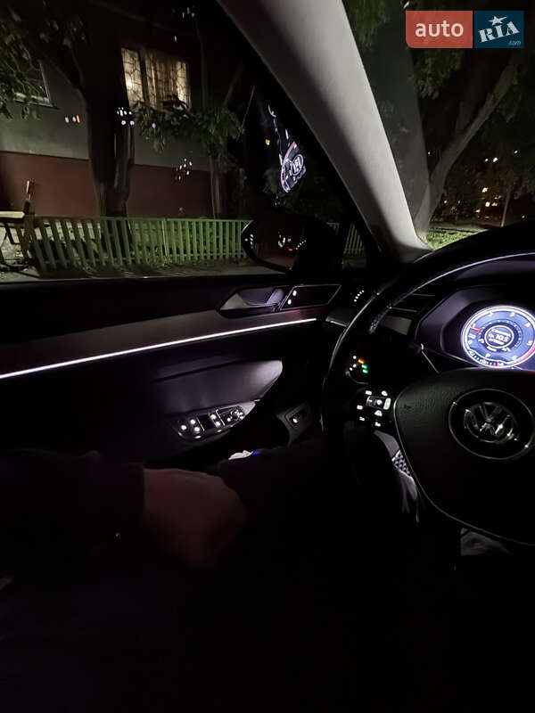 Седан Volkswagen Passat 2015 в Кременчуге