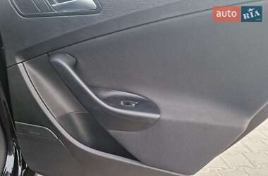 Седан Volkswagen Passat 2009 в  фото 14 Седан Volkswagen Passat 2009 в