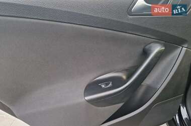 Седан Volkswagen Passat 2009 в  фото 19 Седан Volkswagen Passat 2009 в