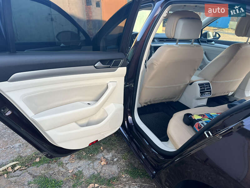 Седан Volkswagen Passat 2016 в Кропивницькому