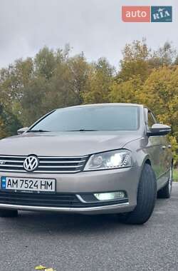 Седан Volkswagen Passat 2012 в Звягеле