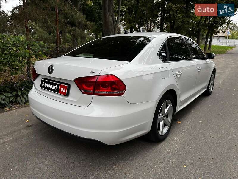 Седан Volkswagen Passat 2012 в Киеве