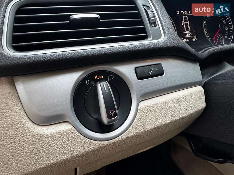 Седан Volkswagen Passat 2012 в Киеве