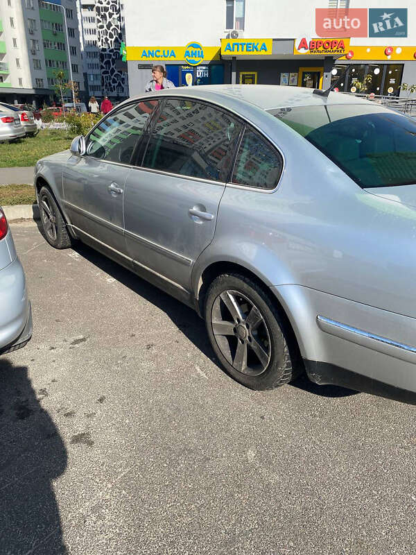 Седан Volkswagen Passat 2004 в Броварах