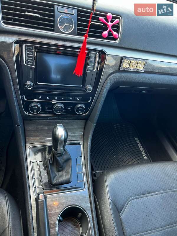 Седан Volkswagen Passat 2016 в Александрие