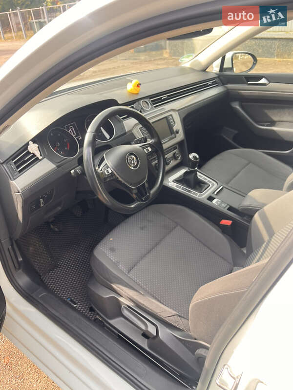 Универсал Volkswagen Passat 2015 в Житомире фото 11 Универсал Volkswagen Passat 2015 в Житомире