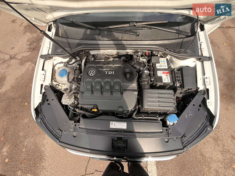 Универсал Volkswagen Passat 2015 в Житомире фото 10 Универсал Volkswagen Passat 2015 в Житомире
