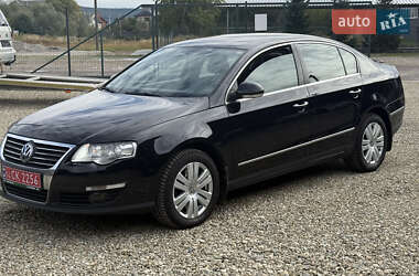 Седан Volkswagen Passat 2010 в Калуші