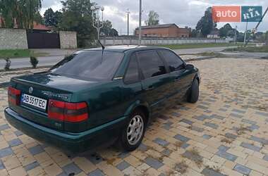 Седан Volkswagen Passat 1995 в 