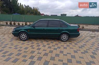 Седан Volkswagen Passat 1995 в 