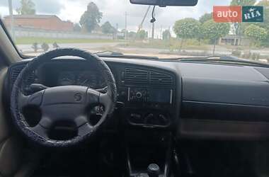 Седан Volkswagen Passat 1995 в 