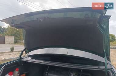 Седан Volkswagen Passat 1995 в 
