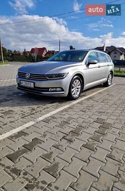 Універсал Volkswagen Passat 2015 в Луцьку