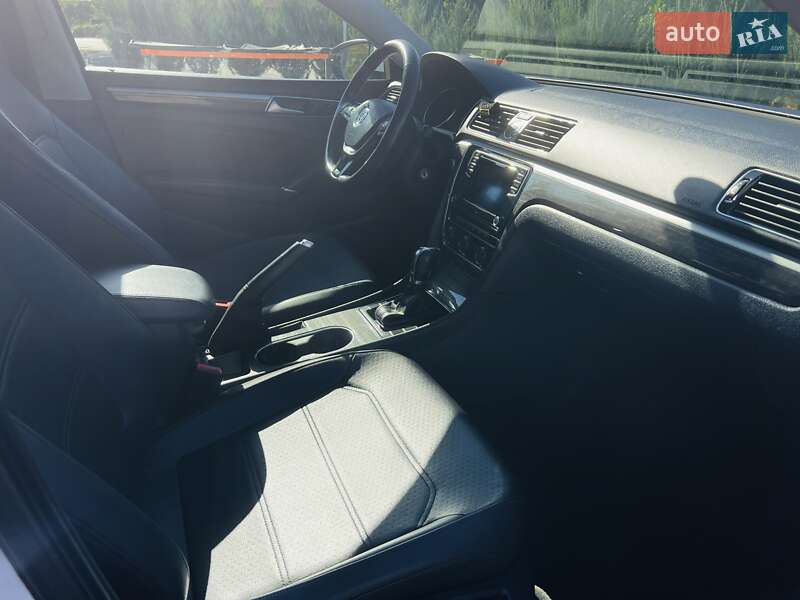 Седан Volkswagen Passat 2016 в Полтаве