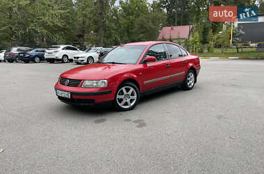 Седан Volkswagen Passat 1998 в Бучі