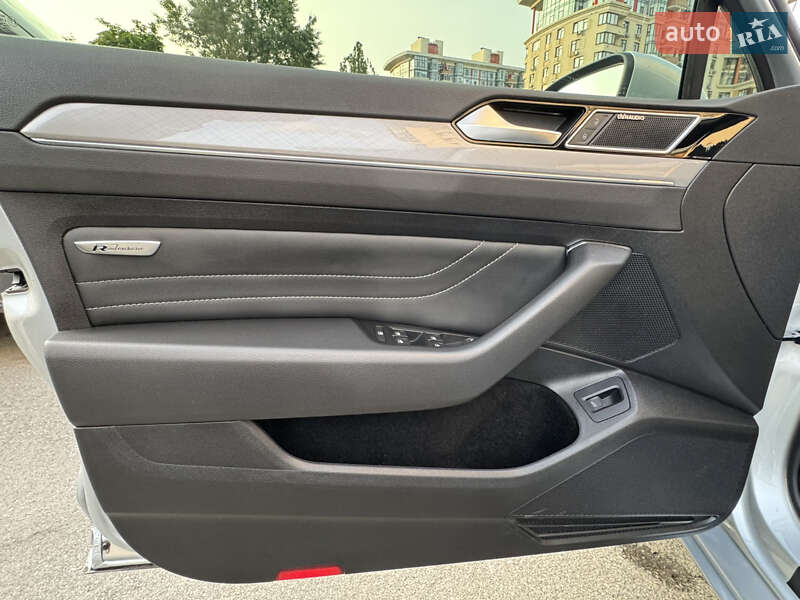 Универсал Volkswagen Passat 2022 в Киеве фото 24 Универсал Volkswagen Passat 2022 в Киеве