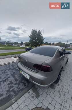 Седан Volkswagen Passat 2011 в Львове