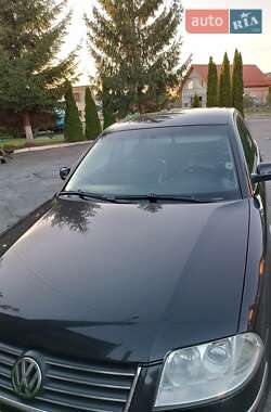 Седан Volkswagen Passat 2003 в Звягеле