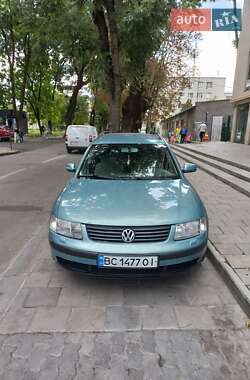 Універсал Volkswagen Passat 2000 в Львові