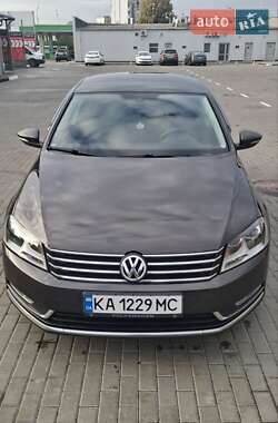 Седан Volkswagen Passat 2014 в Киеве
