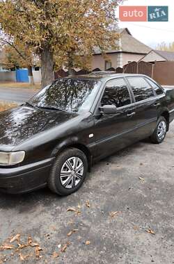 Седан Volkswagen Passat 1995 в Зміїві