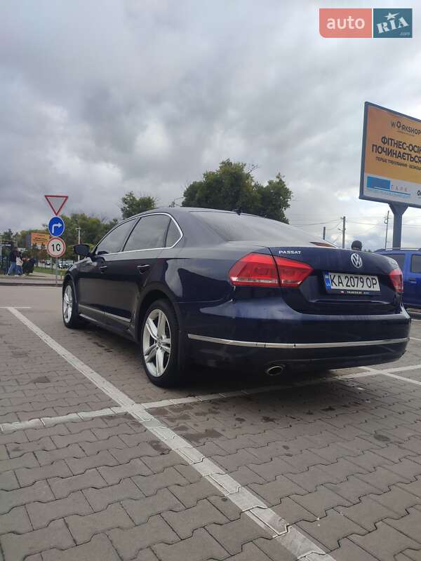Седан Volkswagen Passat 2013 в Киеве