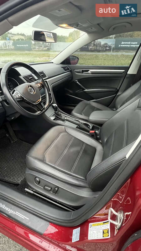 Седан Volkswagen Passat 2018 в Киеве