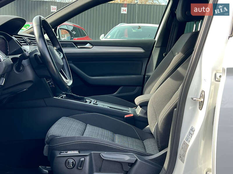 Универсал Volkswagen Passat 2021 в Луцке