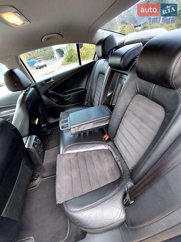 Седан Volkswagen Passat 2010 в Киеве