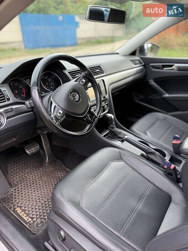 Седан Volkswagen Passat 2016 в Кривом Роге