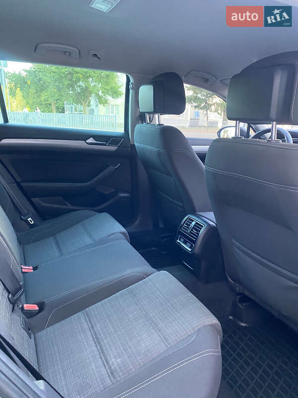 Универсал Volkswagen Passat 2020 в Вараше фото 18 Универсал Volkswagen Passat 2020 в Вараше