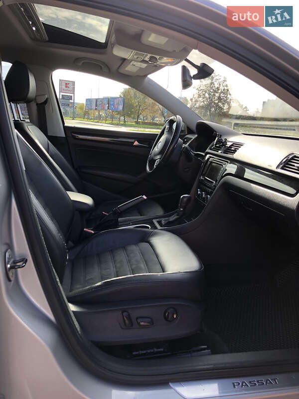 Седан Volkswagen Passat 2013 в Киеве