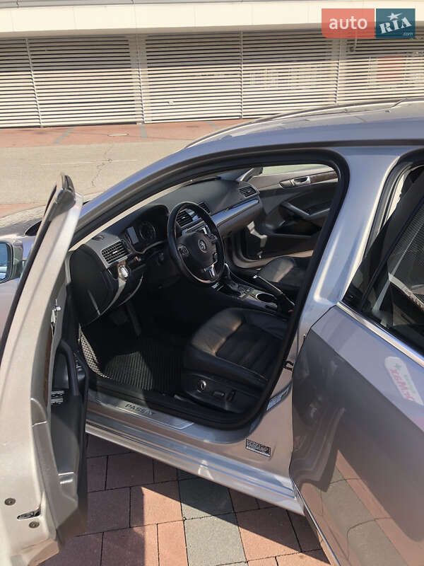 Седан Volkswagen Passat 2013 в Киеве