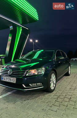 Седан Volkswagen Passat 2013 в Києві