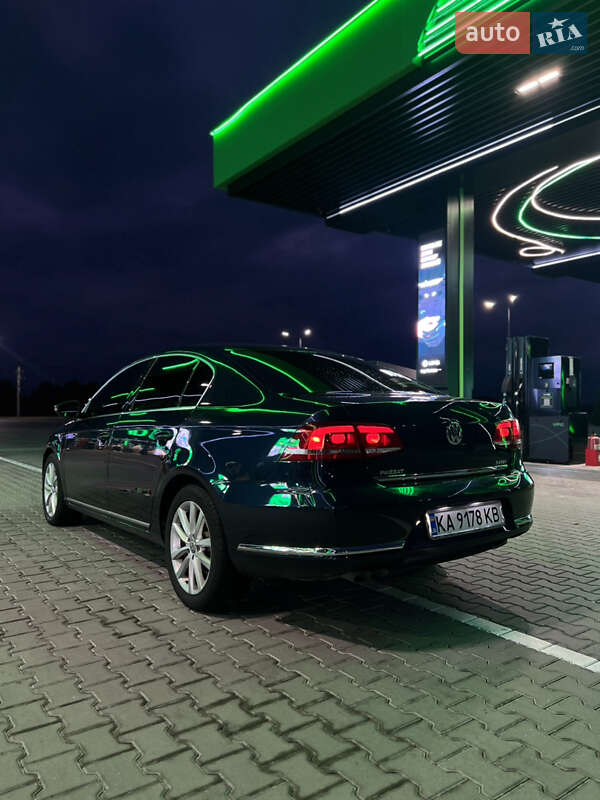 Седан Volkswagen Passat 2013 в Києві