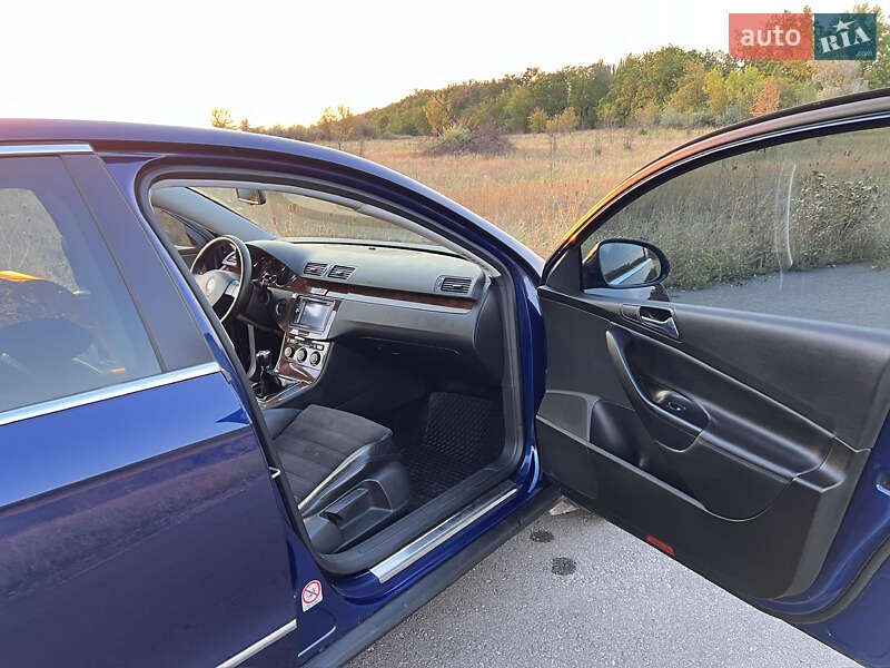 Седан Volkswagen Passat 2006 в Кривому Розі