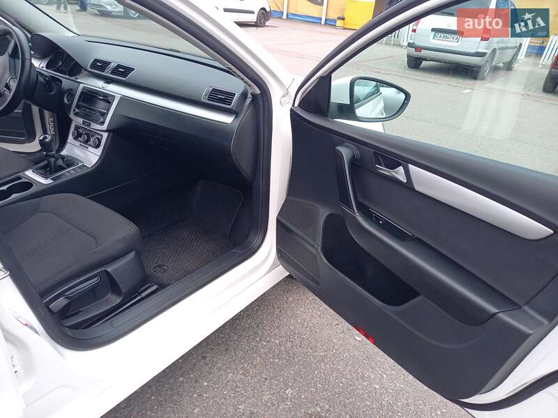 Седан Volkswagen Passat 2012 в Черкассах