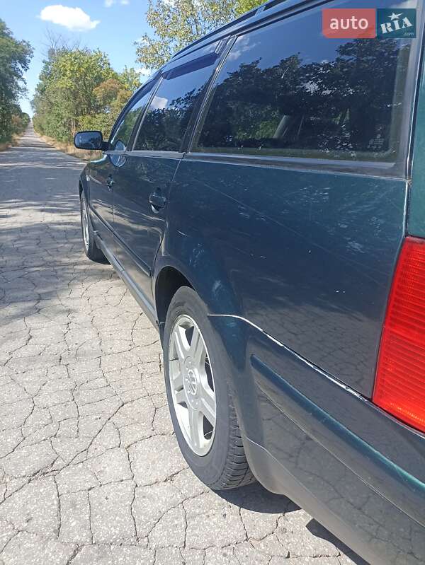 Универсал Volkswagen Passat 1998 в Одессе